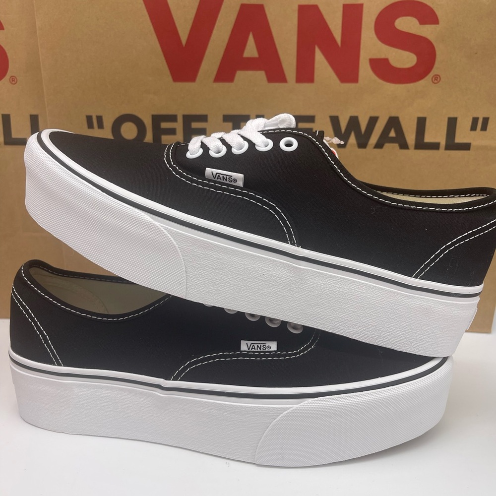 Vans Men’s Authentic Stacked
Canvas Black/True W Platform Sneakers
VN0A5KXXBMX - Picture 3 of 16